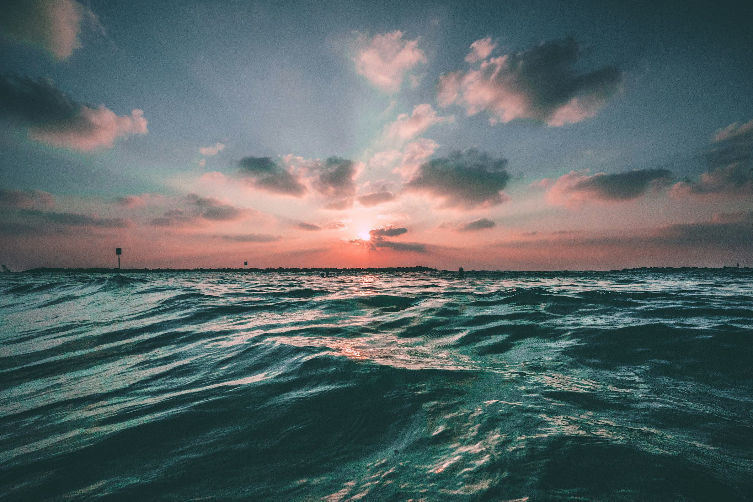 Sunlight shimmering on water, Resonance sound and somatic